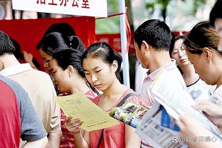 央视记者：张琳芃早上出发前未和全队一起吃早餐，表情有些决绝