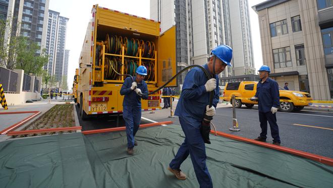 本赛季德容、佩德里和加维在西甲联赛中仅同时首发过一次