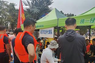 每体：拉菲尼亚无意今夏离队，但巴萨若收到巨额报价将推动转会